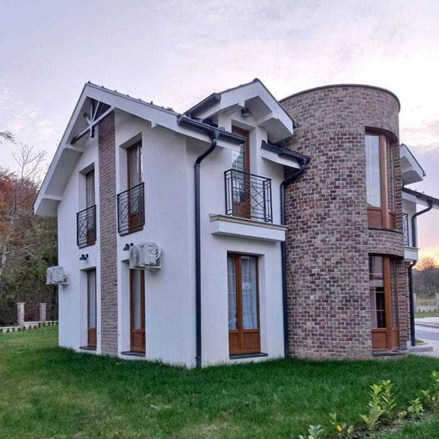 Crown House Aparthotel Vrnjacka Banja Bagian luar foto