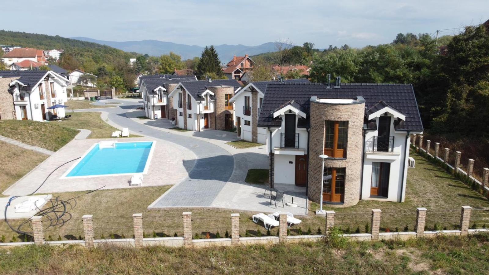 Crown House Aparthotel Vrnjacka Banja Bagian luar foto