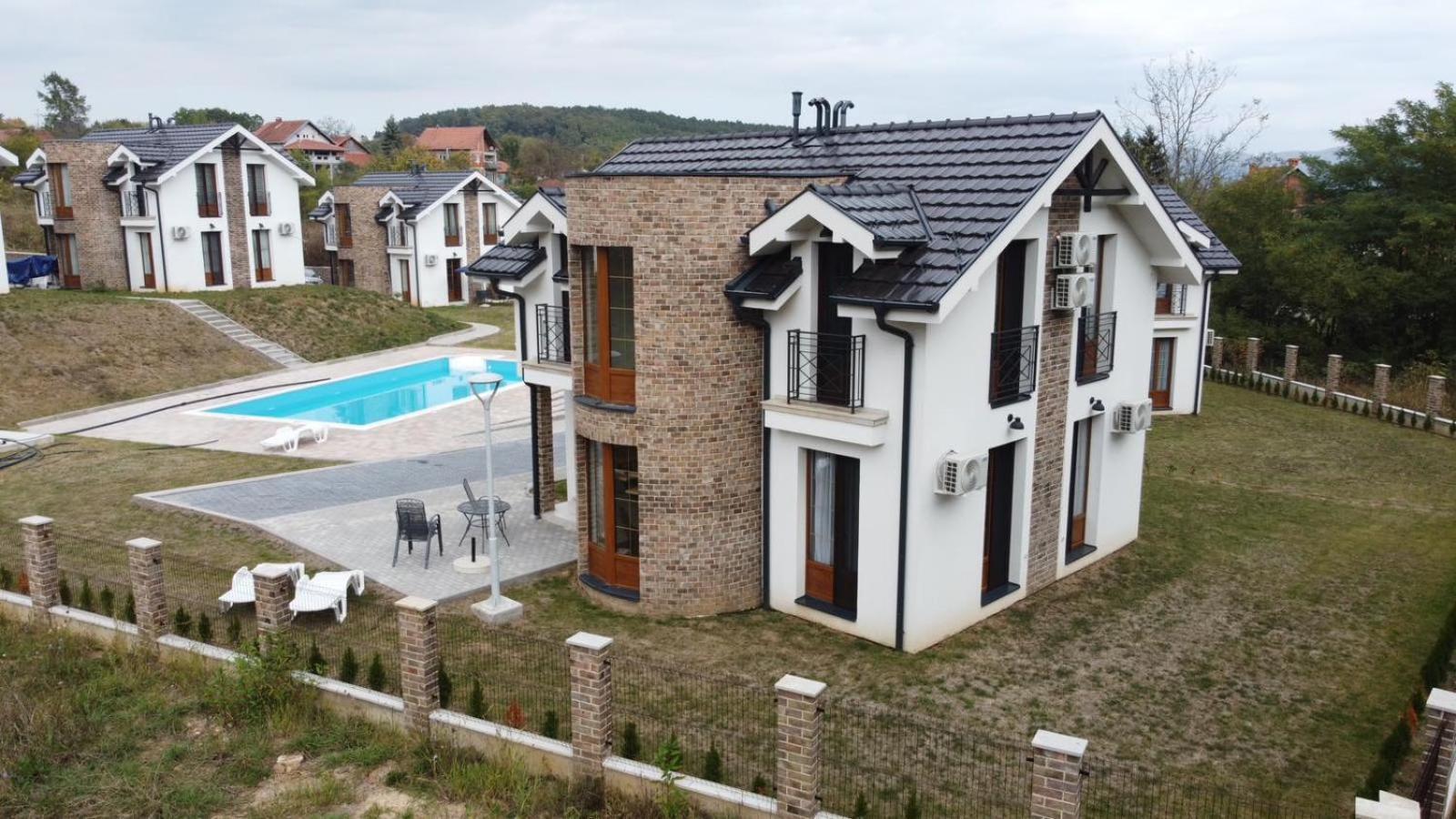 Crown House Aparthotel Vrnjacka Banja Bagian luar foto