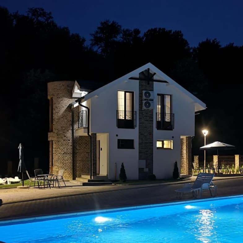 Crown House Aparthotel Vrnjacka Banja Bagian luar foto